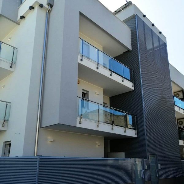 Coperture colorate per balconi con lamelle in alluminio - Bari, Brindisi, Puglia - 4