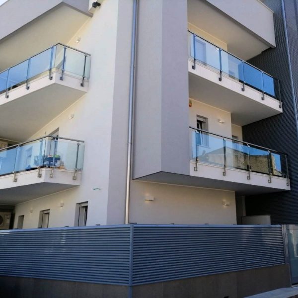 Coperture colorate per balconi con lamelle in alluminio - Bari, Brindisi, Puglia - 5